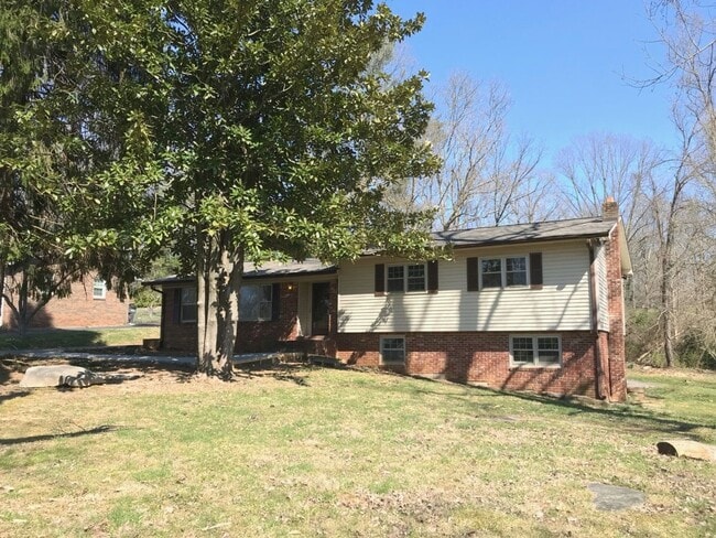 Building Photo - Updated 3-Bedroom with Bonus Room, Deck & Screened-In Porch