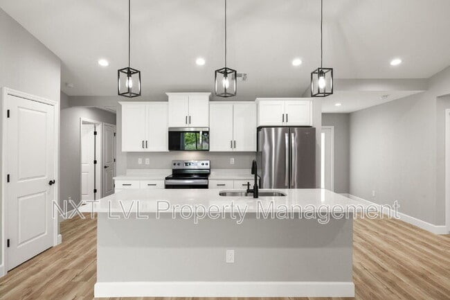 Photo - 213 NW 5th St