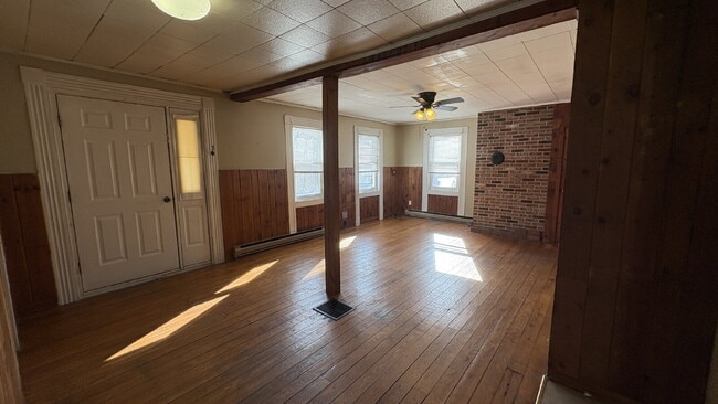 Photo - Spacious 1 Bed, 1 Bath Duplex Apartment – Berwick, ME – $1,299/month Unidad B