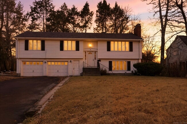 Building Photo - 8 Cherryfield Dr