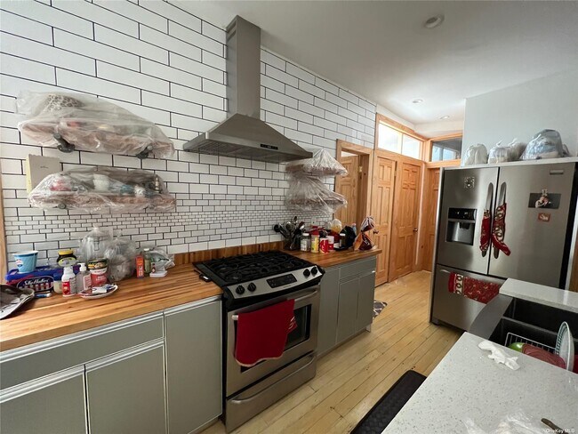 Photo - 103-61 104th St