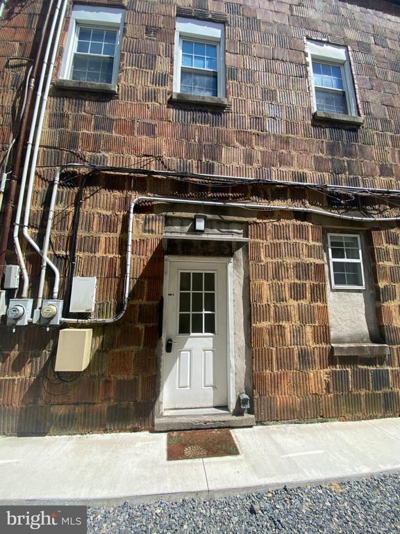 Photo - 181 Armstrong St Unit D