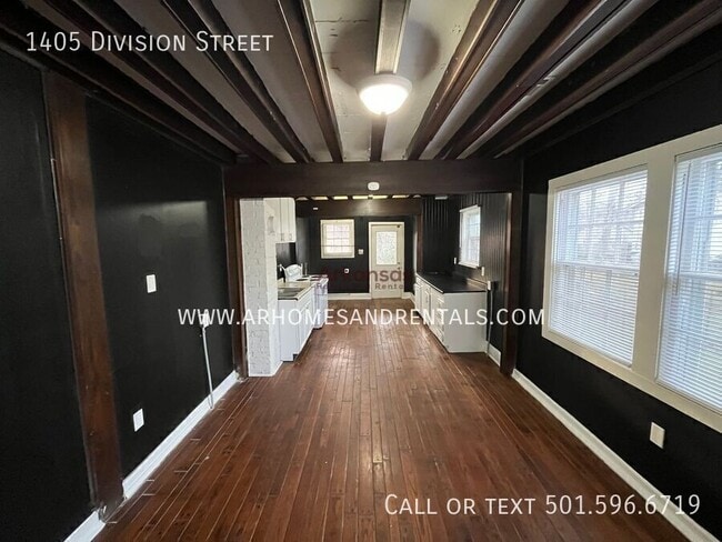 Photo - 1405 Division St