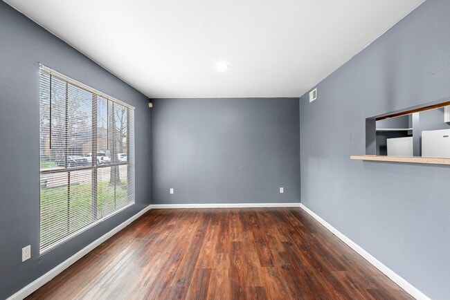 Building Photo - 7200 W T C Jester Blvd Unit 1003