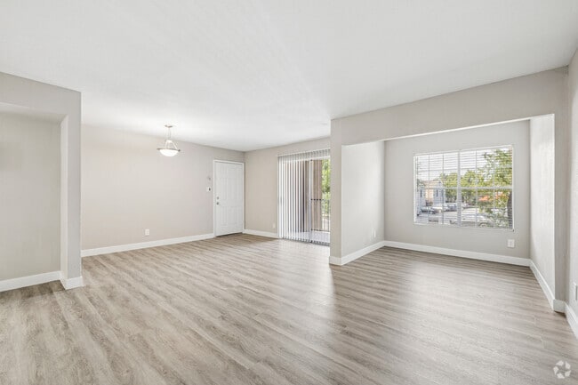 B3 2BR, 2BA - 1,200SF - Living Room