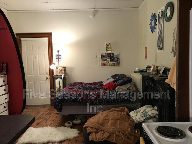 4 Loomis St