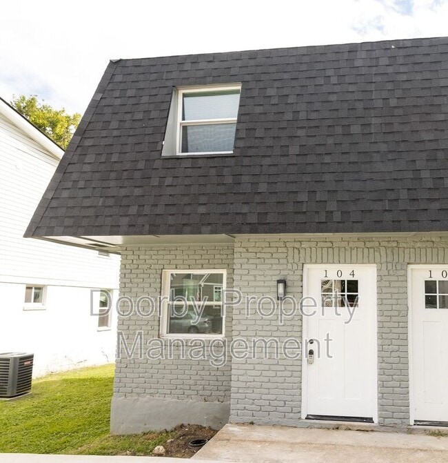 Building Photo - 1808 E 13th St Rental