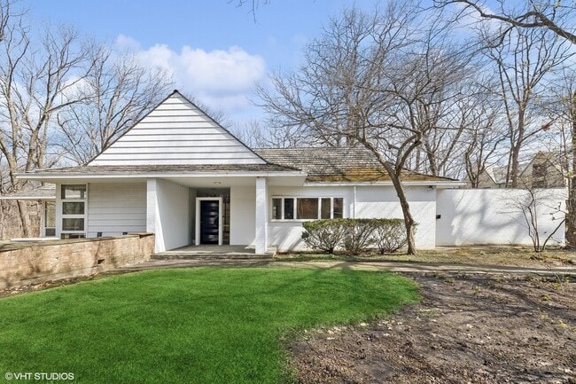 Building Photo - 155 S Deere Park Dr Rental