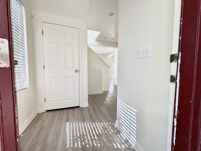Photo - 1553 Vivante Way