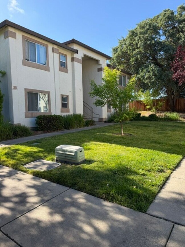 Building Photo - Very Nice 2 Bedroom and 2 Bathroom Apartment $2,425 + $125.00 WSG Unit 1258