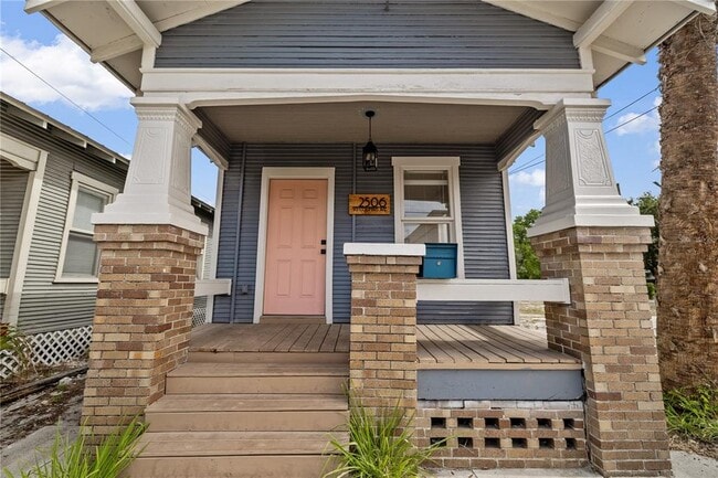 Photo - 2506 1/2 E Columbus Dr
