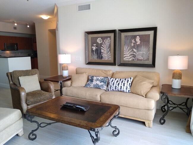 Photo - 806 E Windward Way Unidad 410