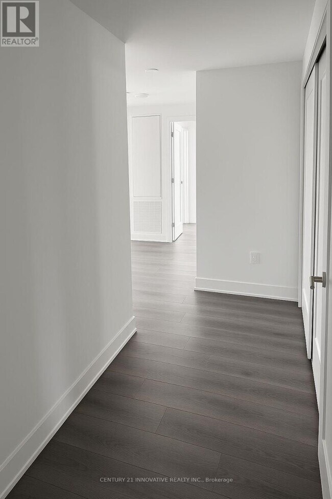 Photo - 2545 Simcoe St N Unité 2707