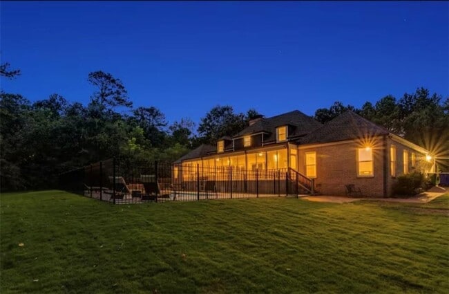 Photo - 6043 Giles Rd