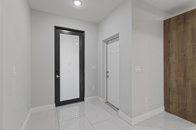 Photo - 2919 65th St W