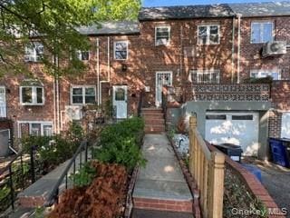 Photo - 58-41 205th St