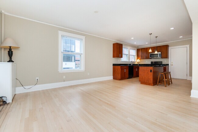 Photo - 22 Centre St Unit 3