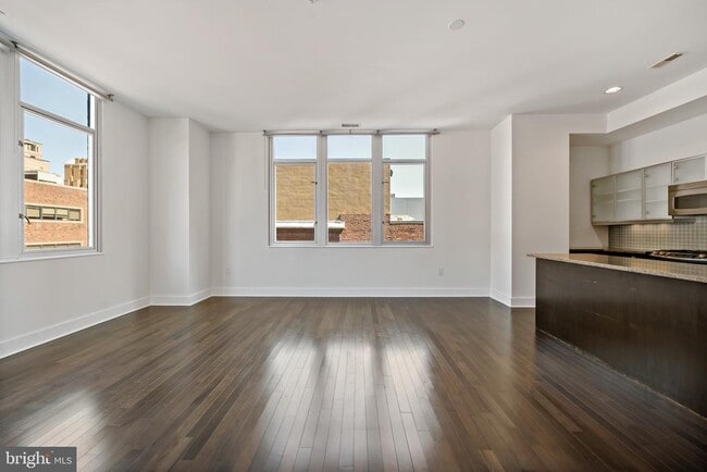 Building Photo - 1101 Locust St Unit 7I