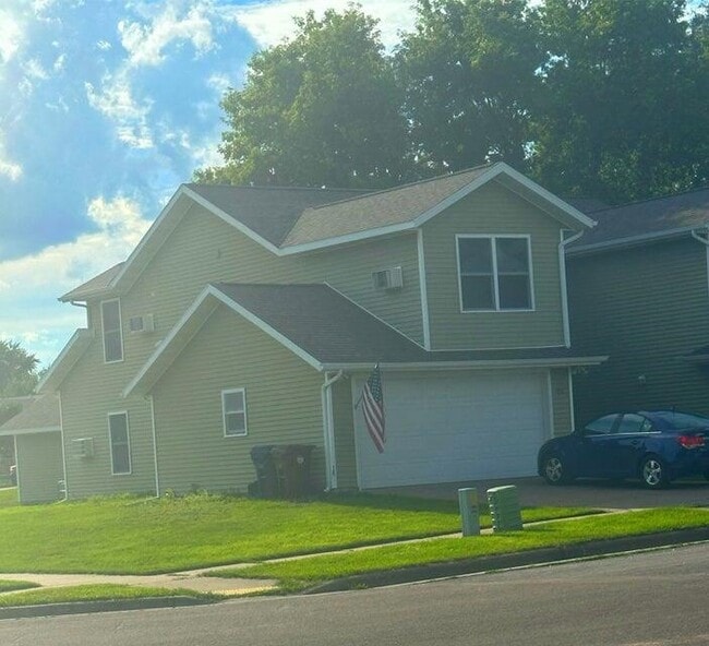 Photo - 903 8th Ave N