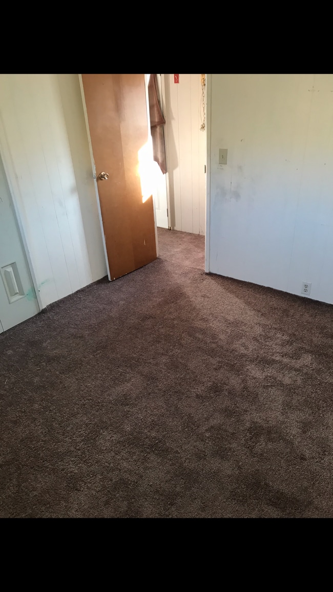 Photo - 804 W 1st St