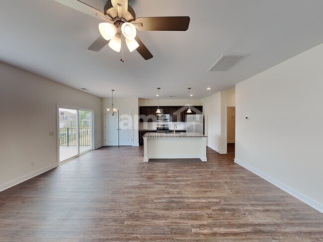 Photo - 2002 Bennett Dr