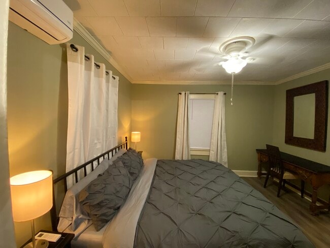 Photo - 203 Cirus St