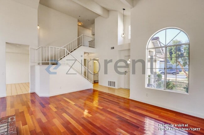 Photo - 116 Plymouth Way