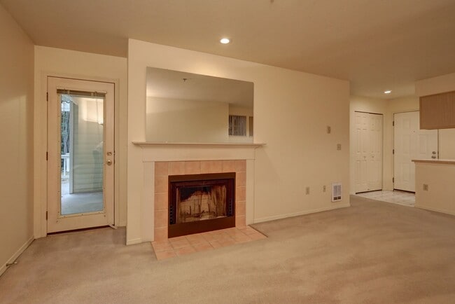Photo - Charming 2BR 2BA Condo in great Bellevue l... Unit 12-101