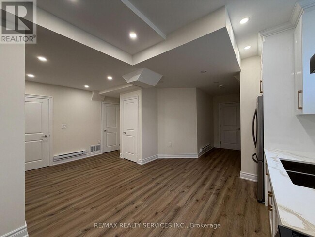 Photo - 3461 Mosley Gate