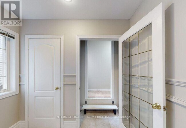 Photo - 6 English St