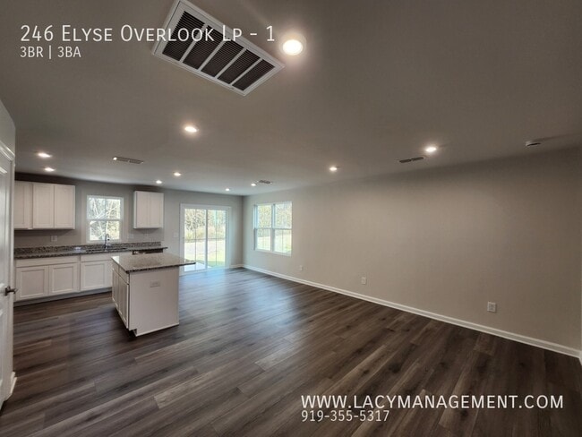 Photo - 246 Elyse Overlook Lp