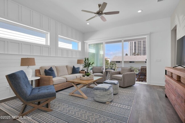 Photo - 1308 2nd St S