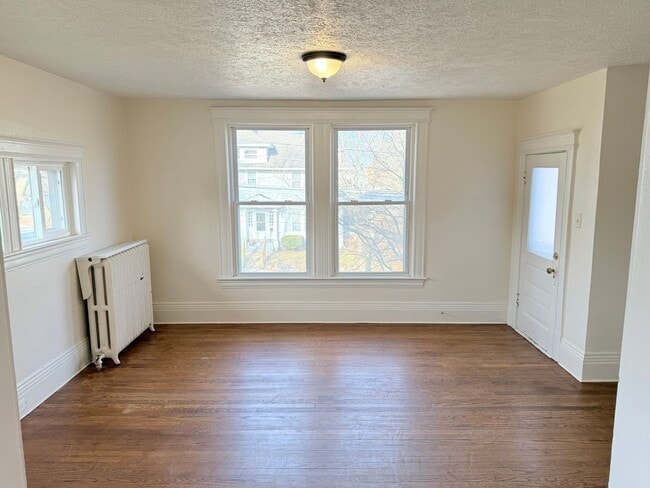 Photo - 411 W Washington Ave Unidad Upper - ALL UTILITIES INCLUDED