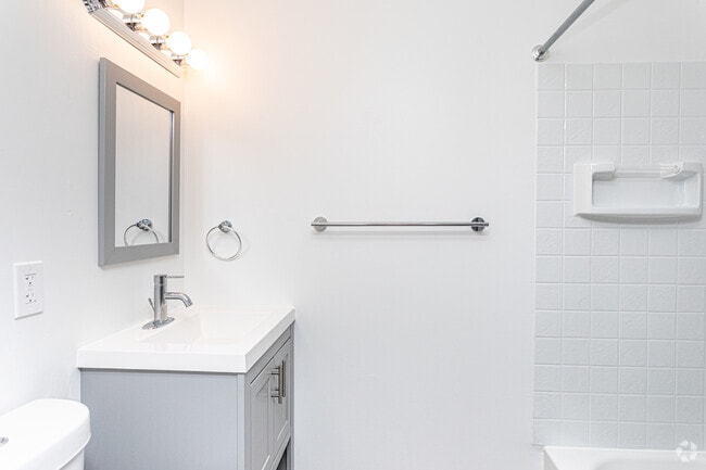 0BR, 1BA - 247SF - Mayn Suites
