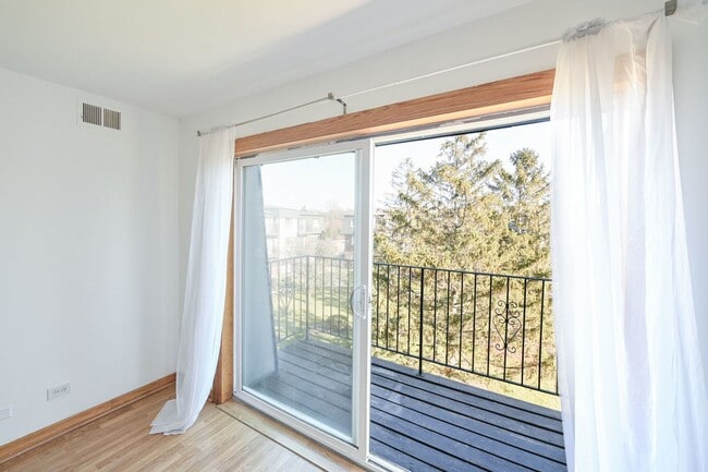 Photo - 9457 Bay Colony Dr