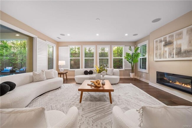 Photo - 74 Gainsboro