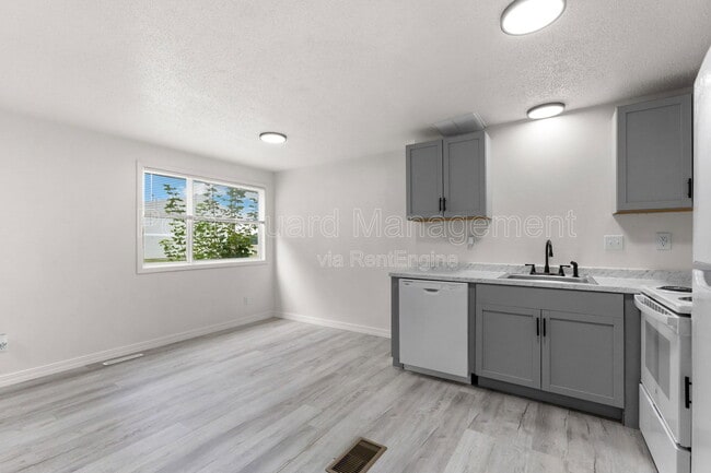 Photo - 1810 S Cleveland Ave