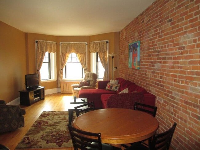 Photo - Truly the best 3 bed in Allston!!