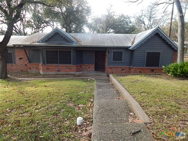 Building Photo - 1207 Live Oak Dr Rental