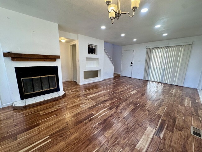 Photo - 2507 Rainbow Dr