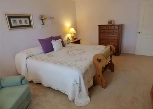 Photo - 2802 Salamanca St