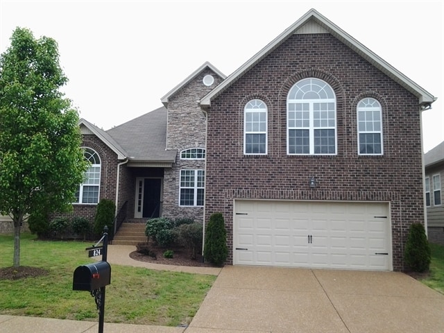 Building Photo - 824 Daybreak Dr