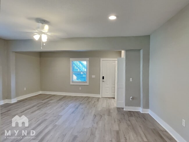 Photo - 829 E Orange St