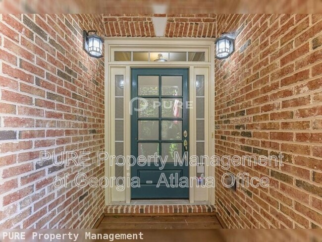 Photo - 410 Wilfawn Way