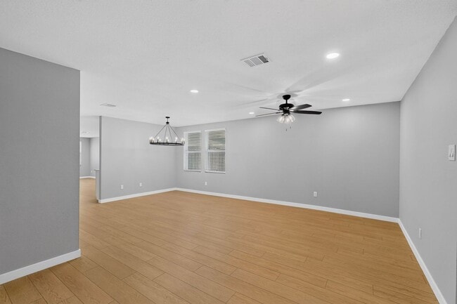 1953 Riverchase Ln