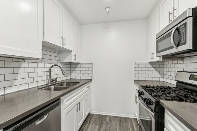Photo - 7057 Lanewood Ave