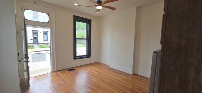 1205 Lee St Unit 1