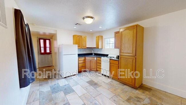 Photo - 440 Sage St