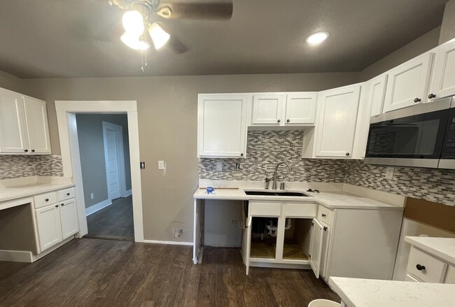 Photo - 203 W Purdom