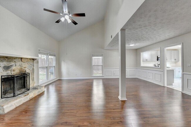 Photo - 200 Pine Bridge Trail